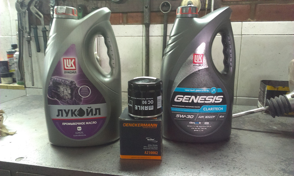 Lukoil Genesis Claritech 5w-30 + промивання двигуна Лукойл 2