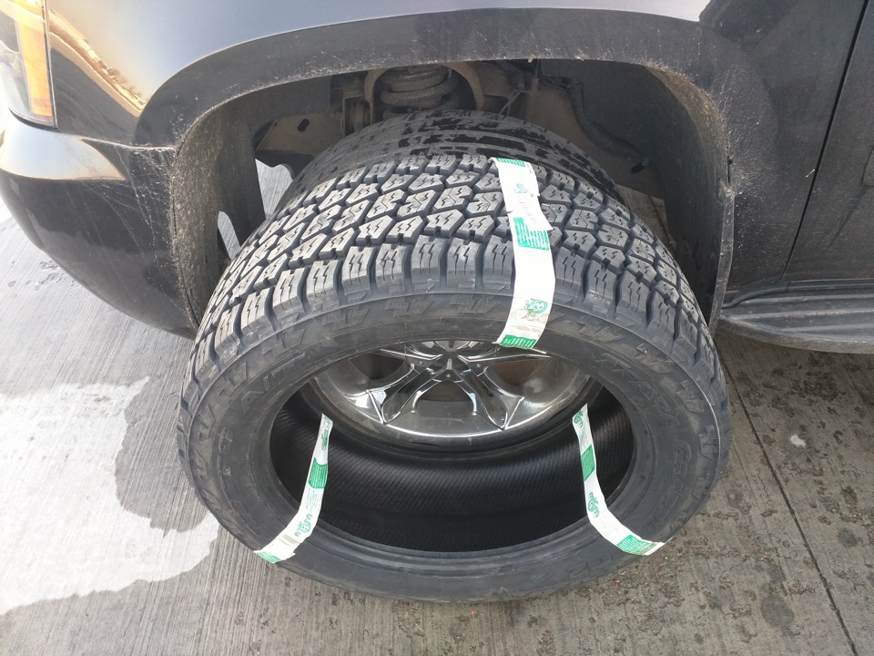 DUB SKILLZ Chrome + 285/50 R22 Nitto Terra Grappler G2 2