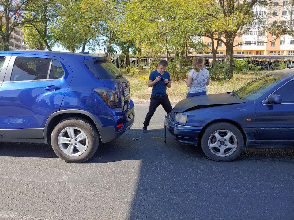 Приїхали! ДТП, коли не дивишся на дорогу. 1