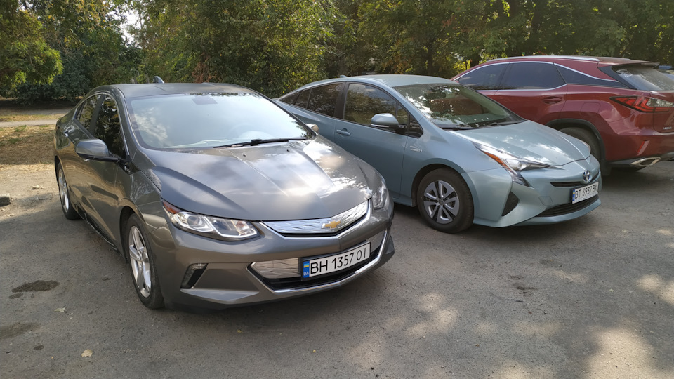 Volt vs Prius 2