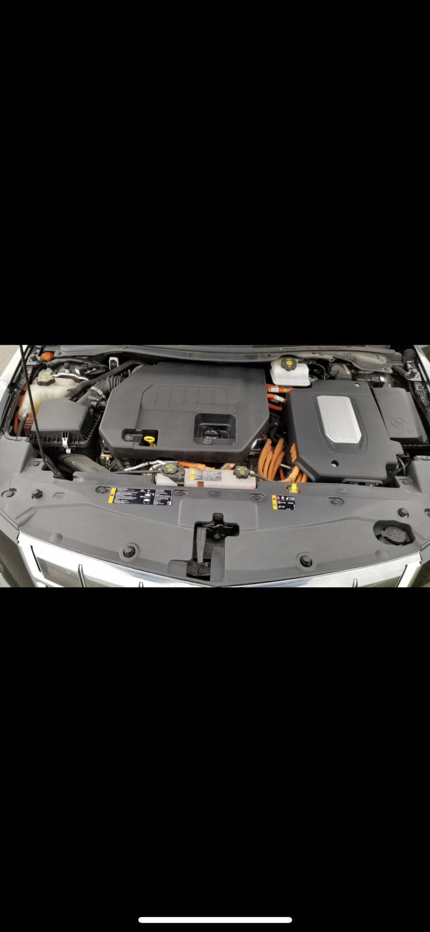 Cadillac ELR in Chevrolet Volt 3