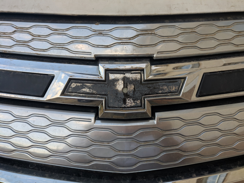 Заміна переднього логотипу Chevrolet 3