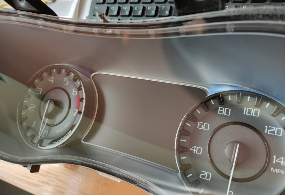 Поліровка панелі приладів Chrysler 200 4