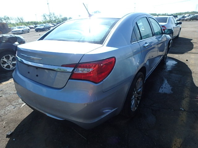 Chrysler 200 початок І 3