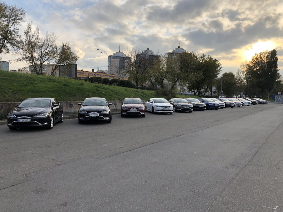 Зустріч Chrysler 200 Київ 2