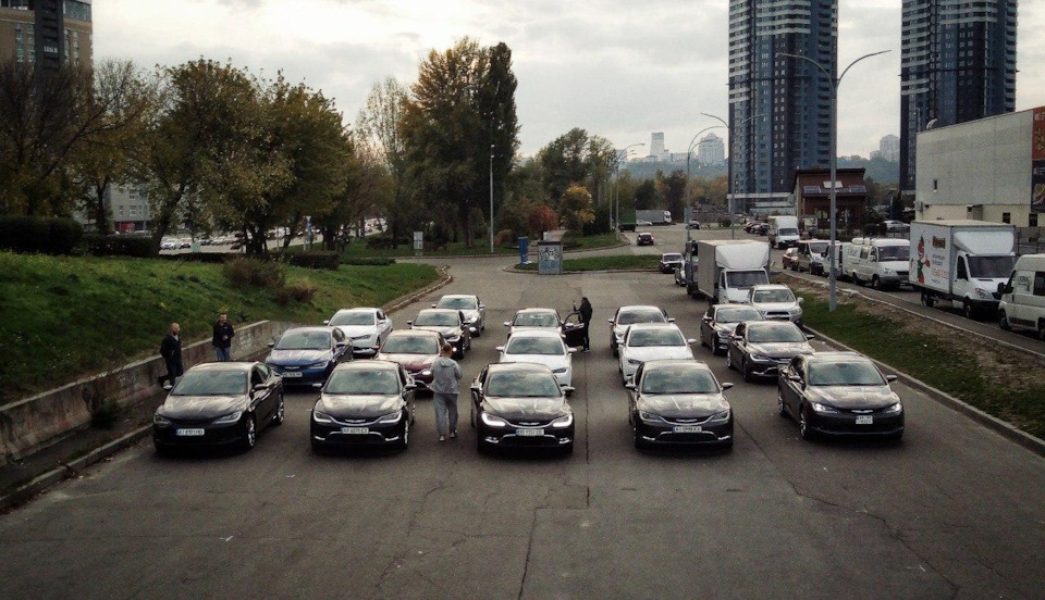 Зустріч Chrysler 200 Київ 1