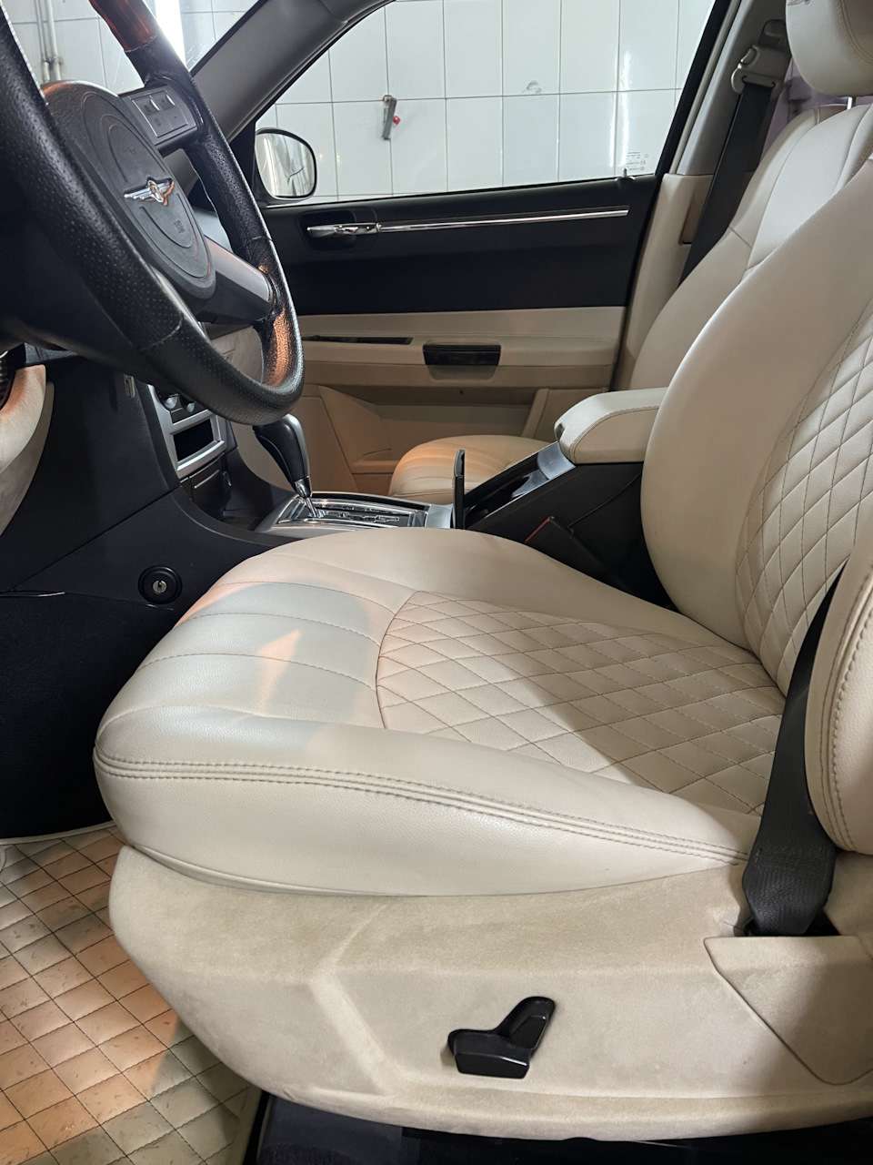 Оновлення (перешивши салон Chrysler 300c) 3