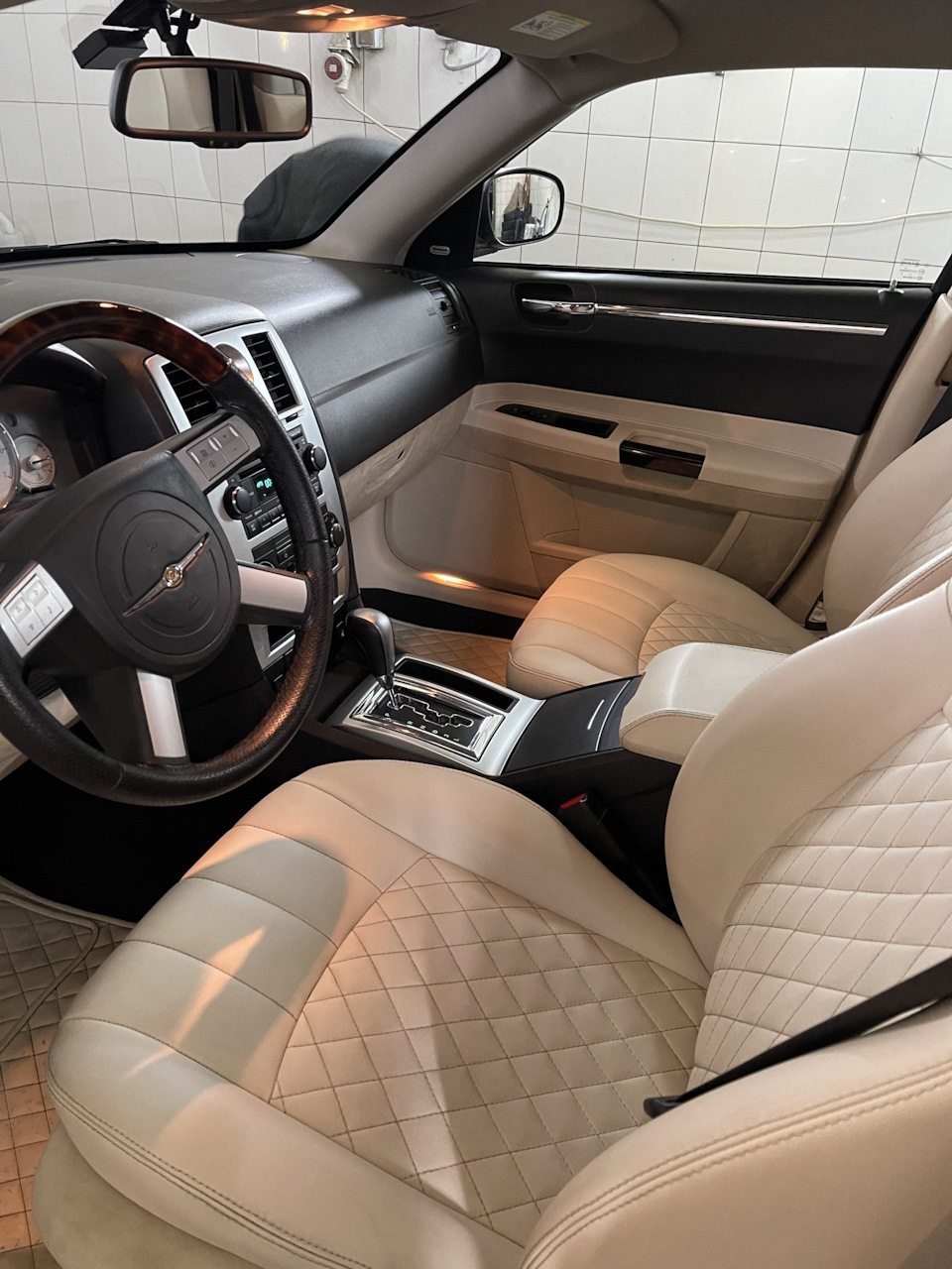 Оновлення (перешивши салон Chrysler 300c) 4