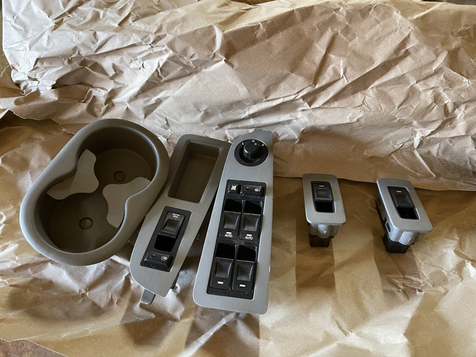 Перефарбування елементів інтер'єру Chrysler 300c