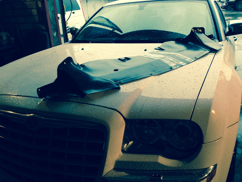 Захист переднього бампера Chrysler 300C 1