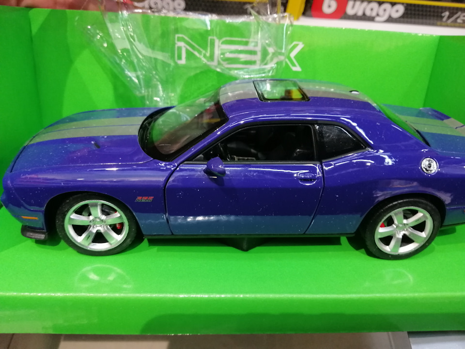 Маленьким любителям HEMi присвячується. (vol.2) + Dodge Challenger 2