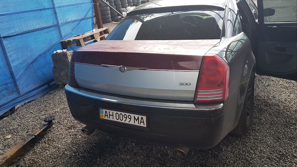 192 - кришка багажника з рестайлу + SRT стопаки 3