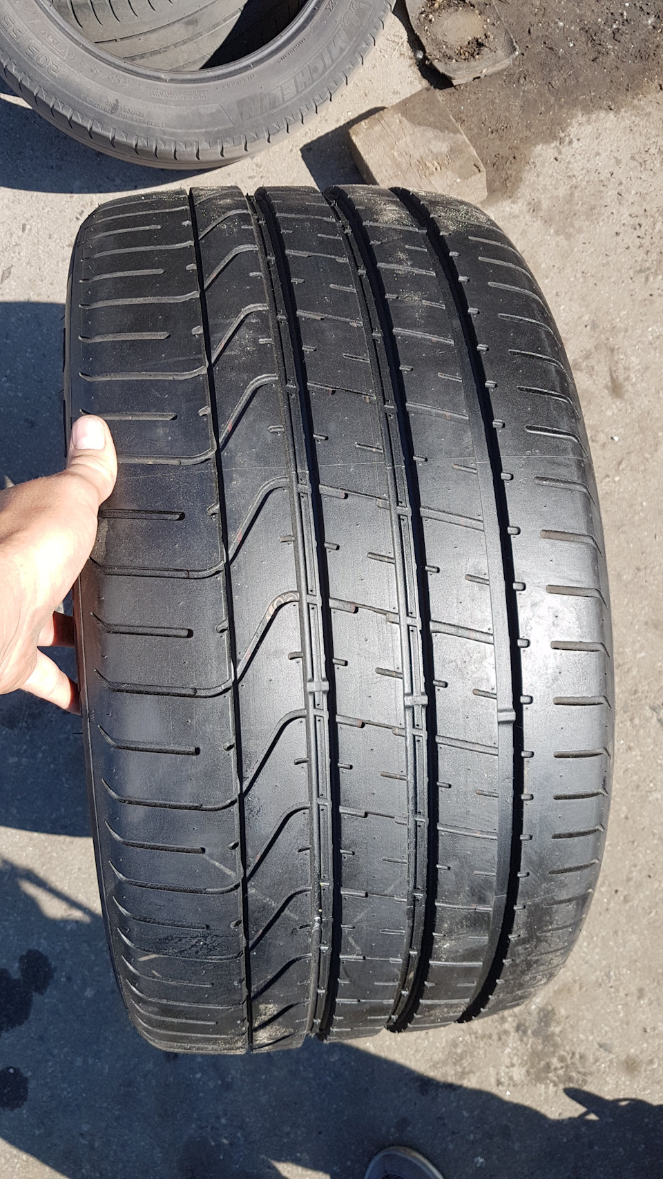 Pirelli P Zero 105Y 1