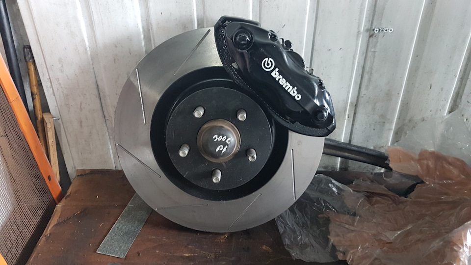 Торимозилки Brembo на штатний кулак! 1