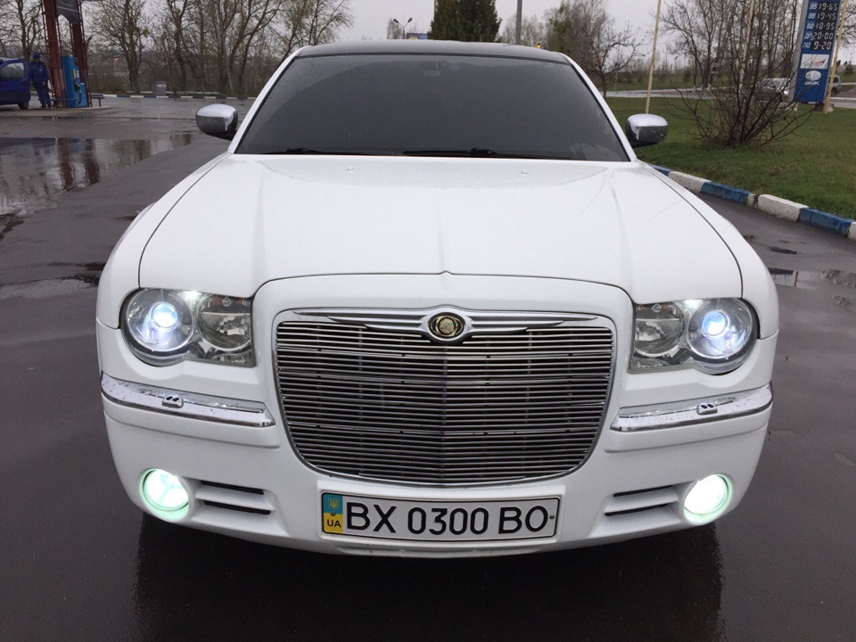 Chrysler 300C American Luxary. 1