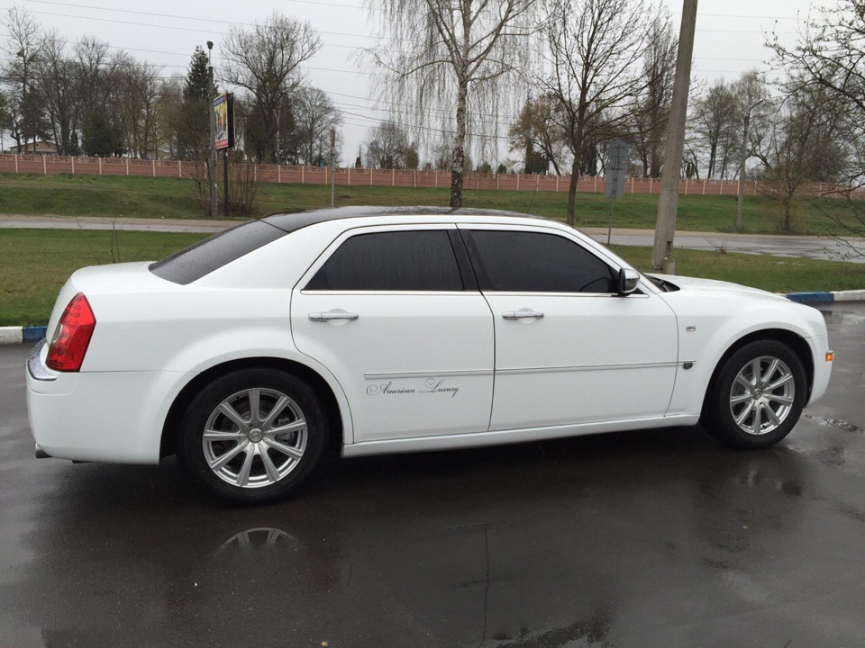Chrysler 300C American Luxary. 5