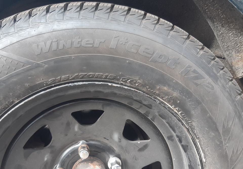 Взяв зиму 215 70 R15 Hankook w616 1
