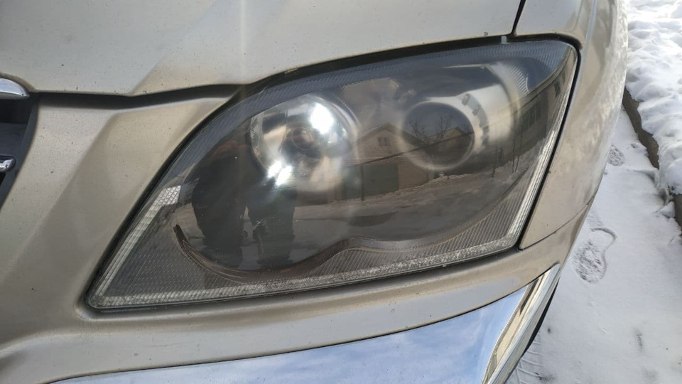 Фари частина 1 Поліровка фар та LED в ксенонову лінзу Chrysler Pacifica 4