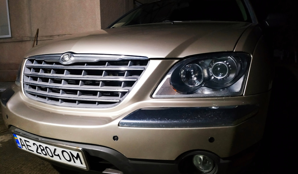 Фари частина 2 Поліровка фар всередині, прибираємо колгосп та LED на Chrysler Pacifica 4