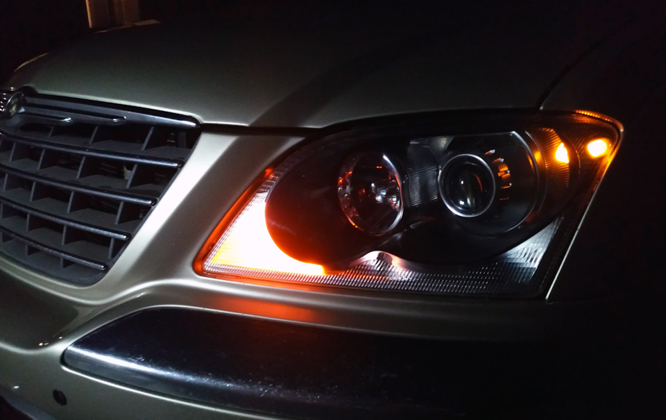 Фари частина 2 Поліровка фар всередині, прибираємо колгосп та LED на Chrysler Pacifica 1