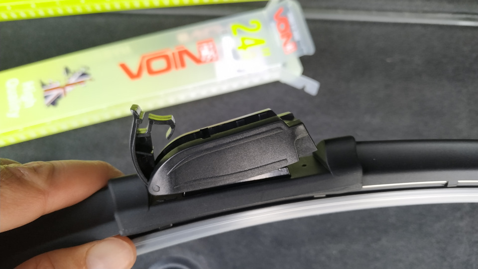 Щітки склоочисника двірники Voin Hybrid на Chrysler Pacifica 4