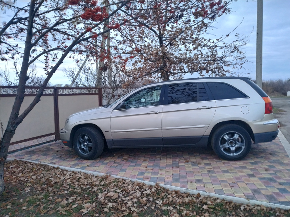 Тонування переднього скла Chrysler Pacifica 2