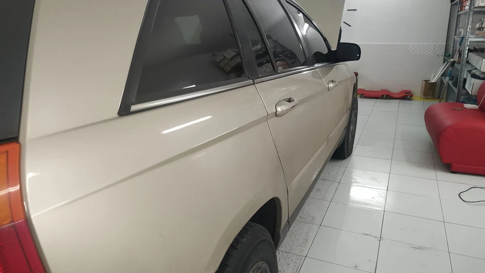 Тонування переднього скла Chrysler Pacifica
