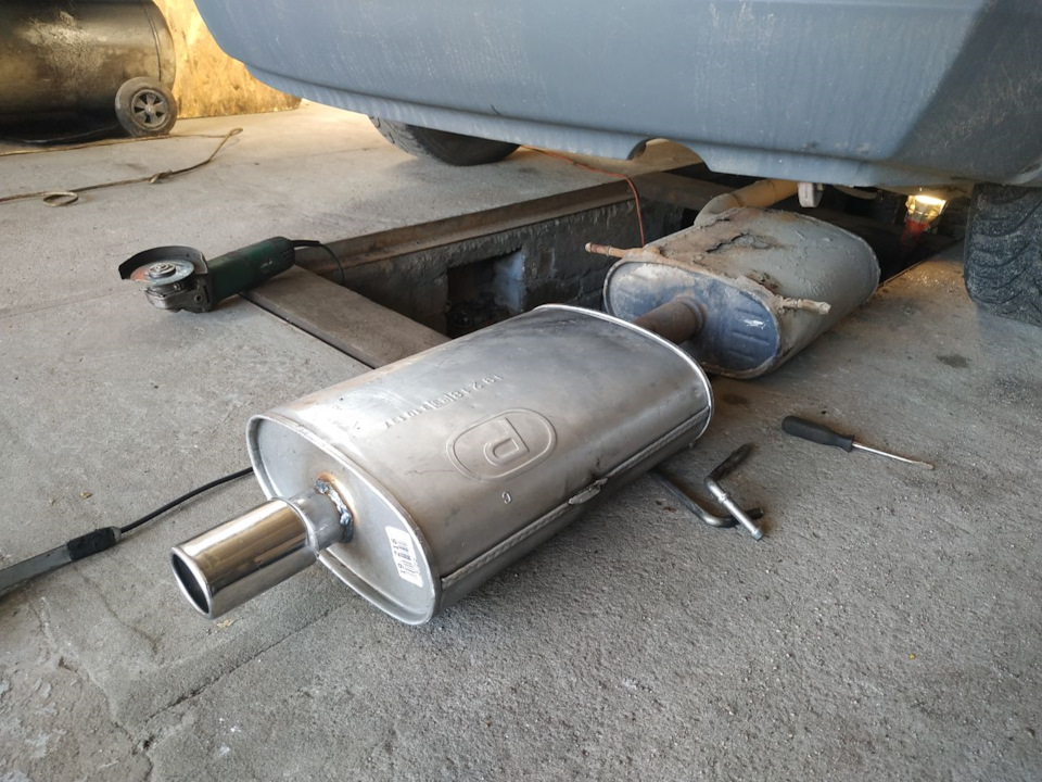 Задня банка глушника Polmostrow на Chrysler Pacifica 4