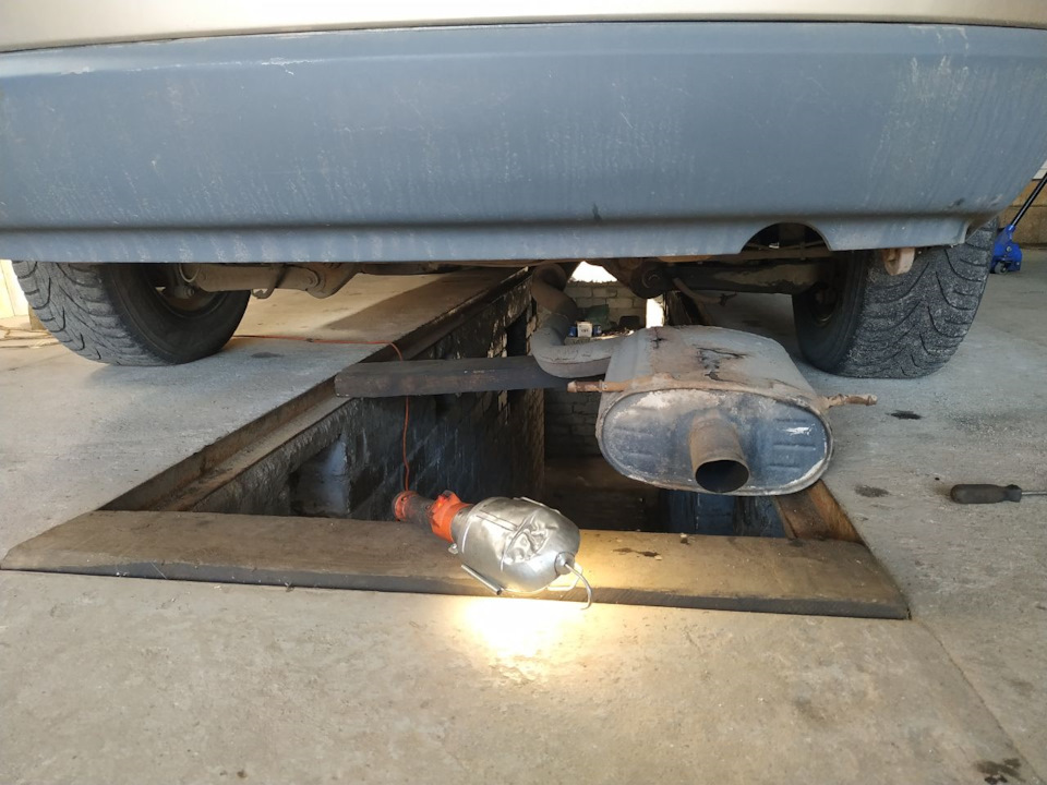 Задня банка глушника Polmostrow на Chrysler Pacifica 3