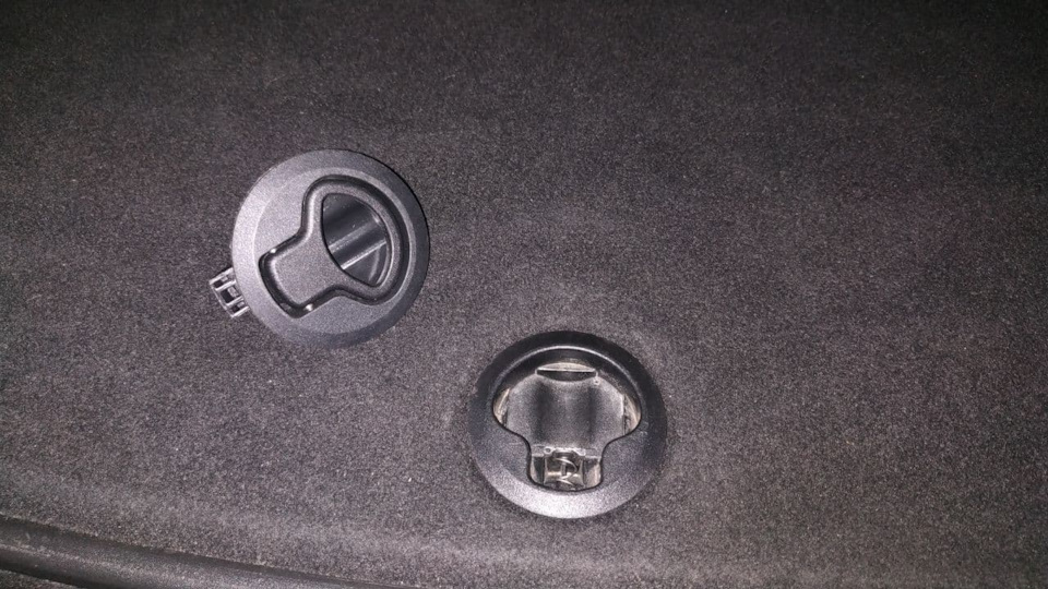 Заміна клямки ніші багажника Chrysler Pacifica 2