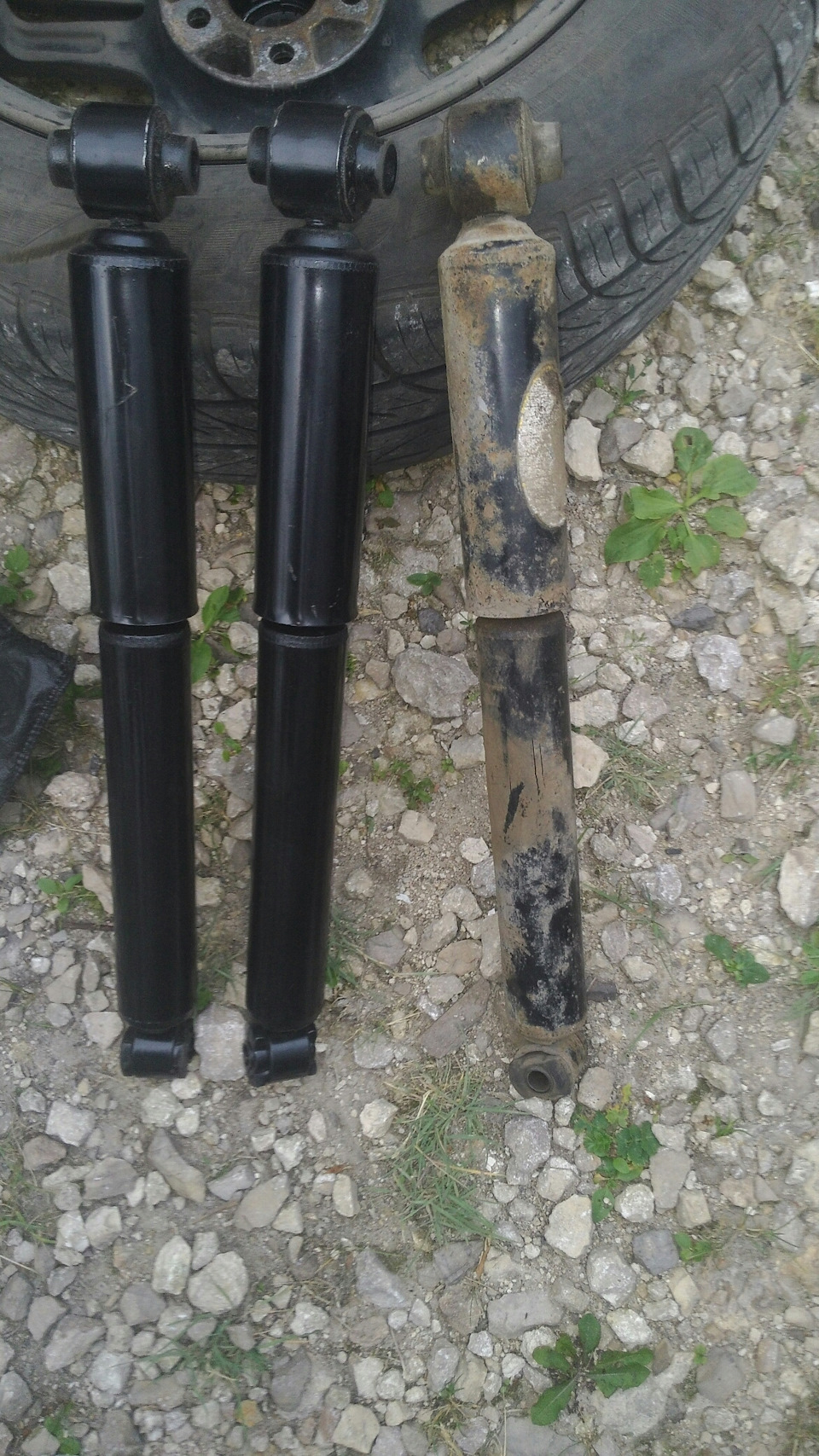 Задні амортизатори 1