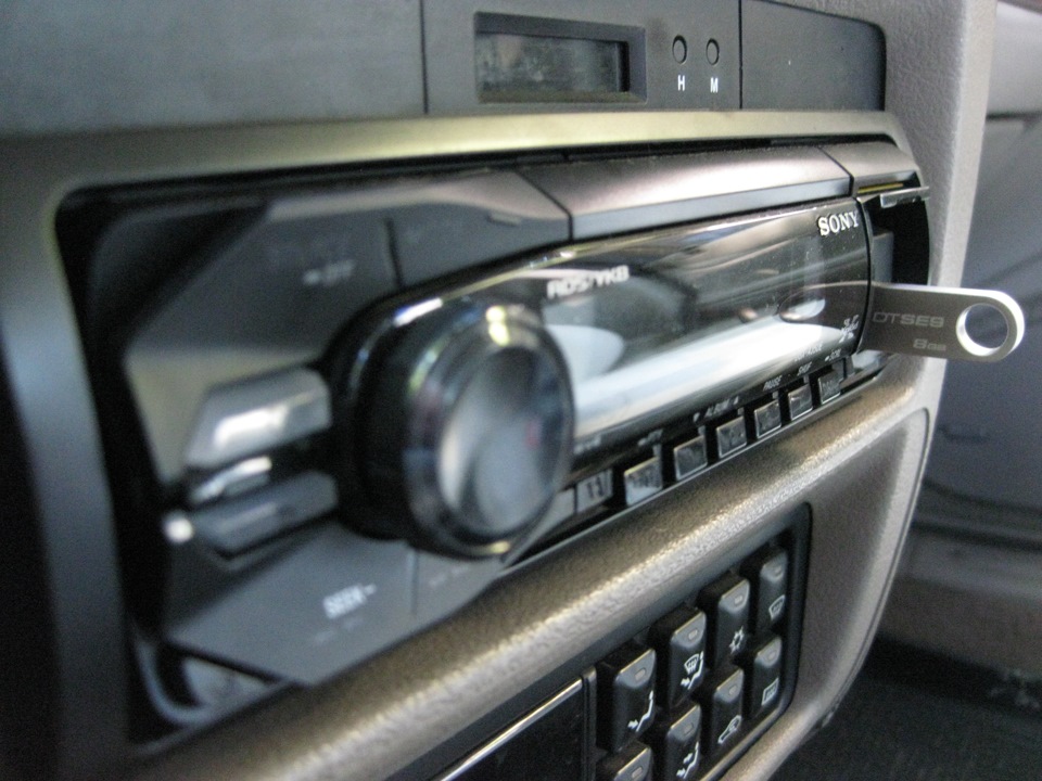 Подарували мені Sony DSX-A40UE))) 2