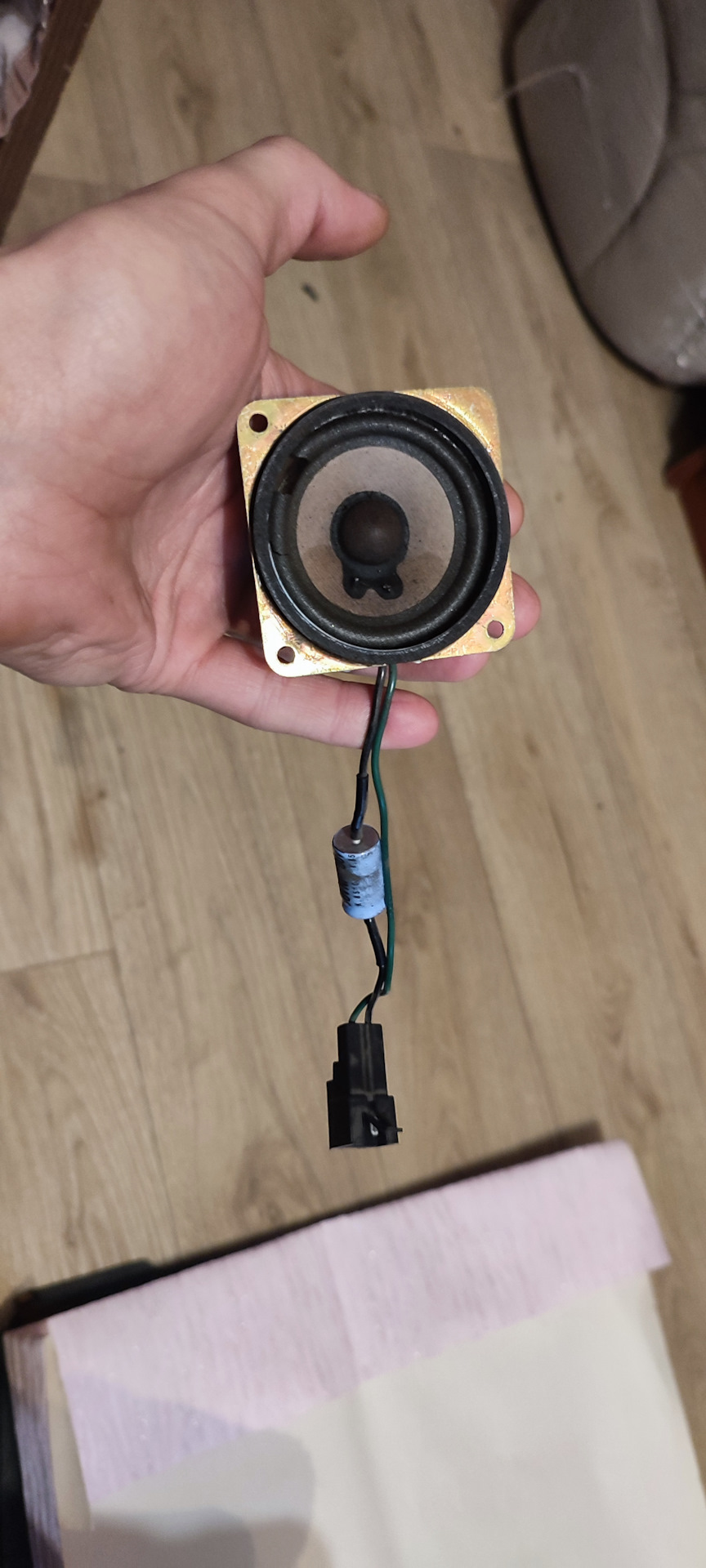 Цікає думка. Дізнатися параметри потужності рідних динаміків. 1