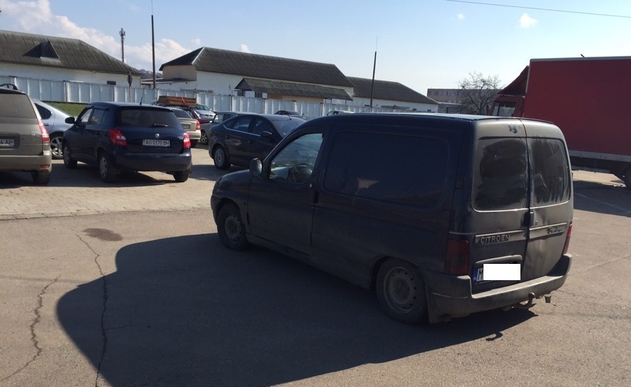 Домкрат та пасажирський козирок 1