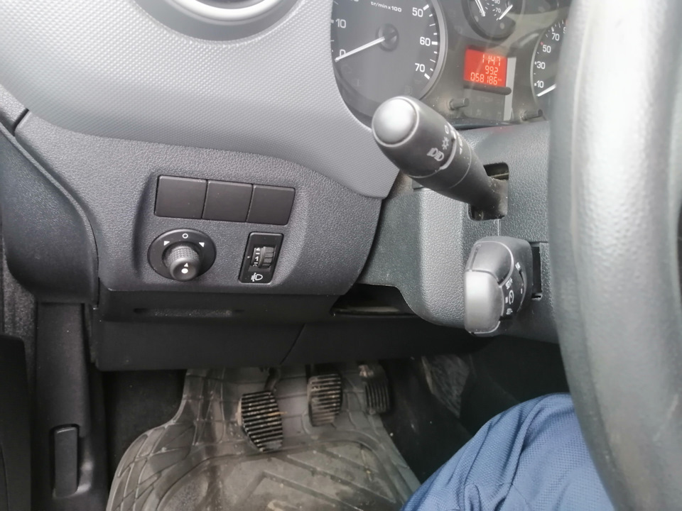 Встановив ручку круїзу та магнітофона Citroen Berlingo B9 3