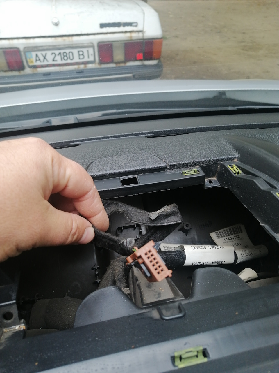 Зайнявся встановленням дисплея БК Citroen Berlingo Peugeot Partner 2