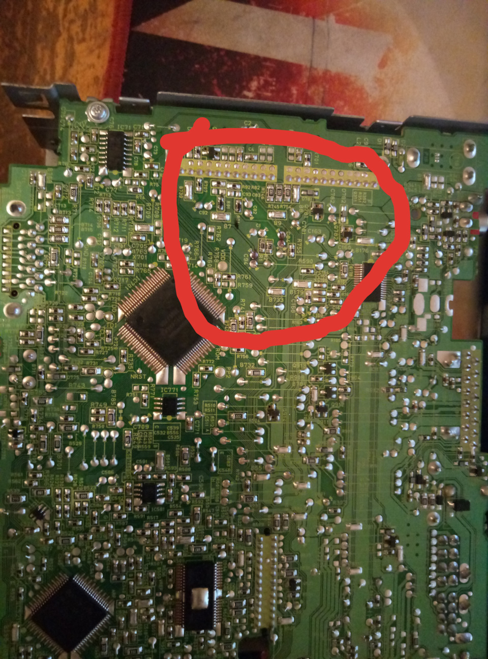 Як зробити аукс у JVC KD-G337 2