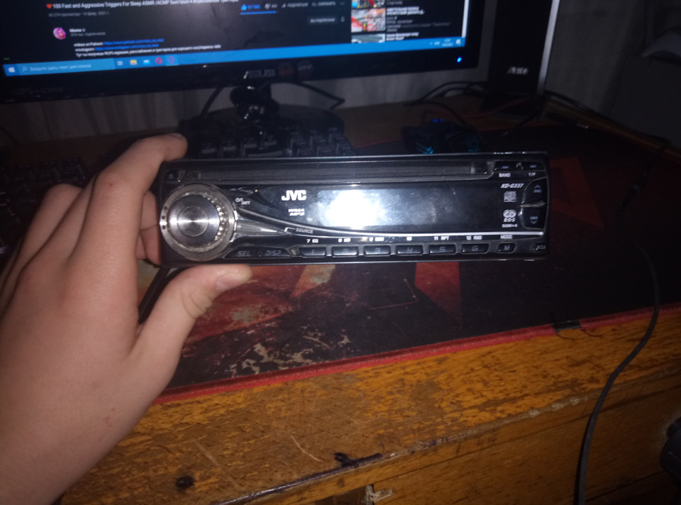 Як зробити аукс у JVC KD-G337 1