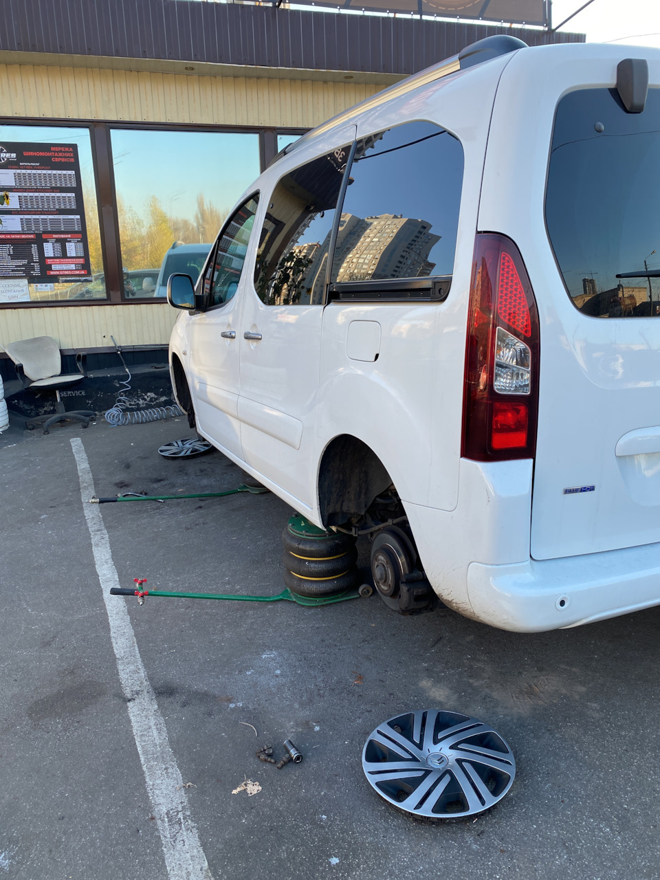 Перевзувся на зимову гуму HANKOOK 1