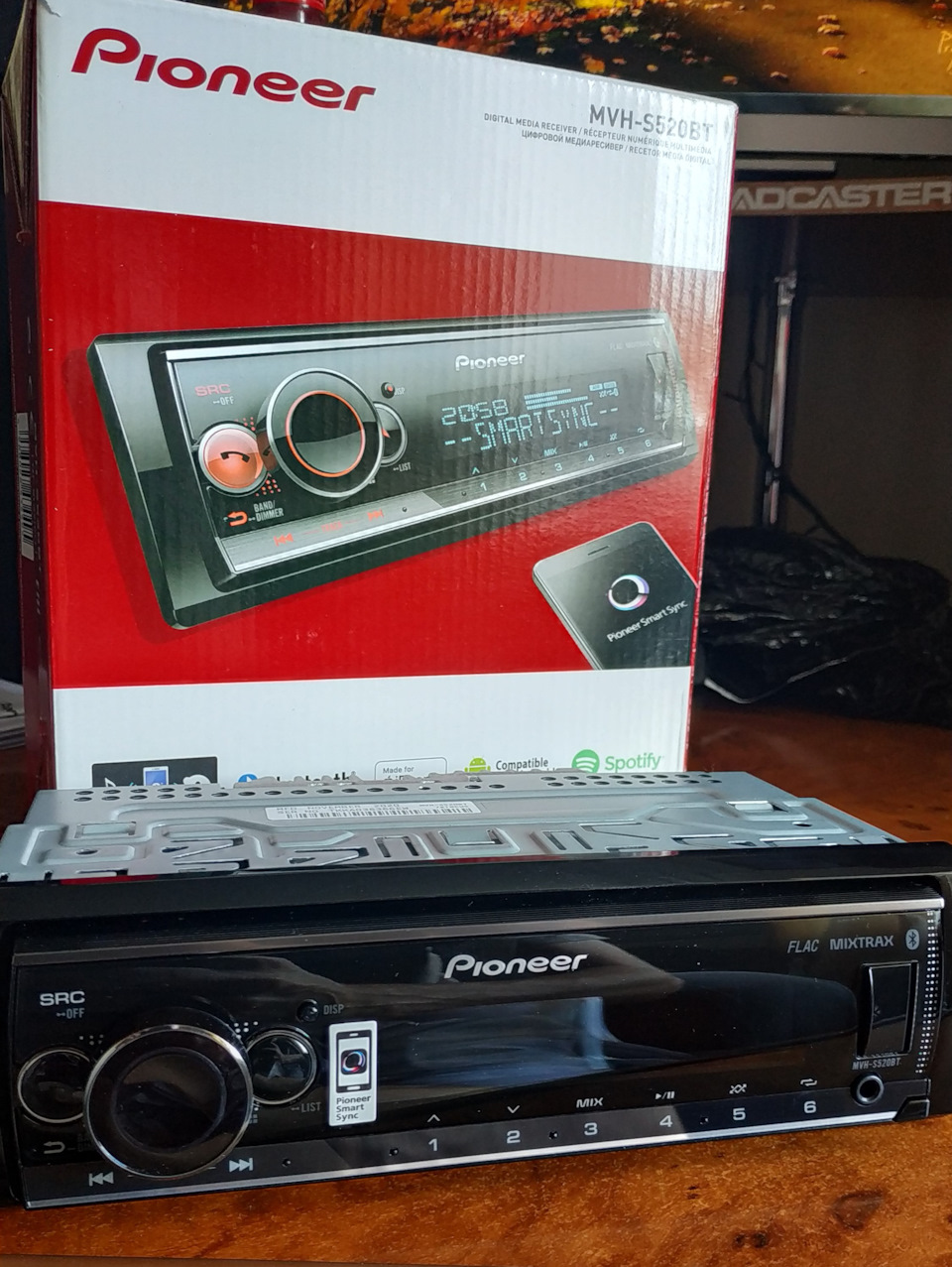 Pioneer MVH-520bt 2