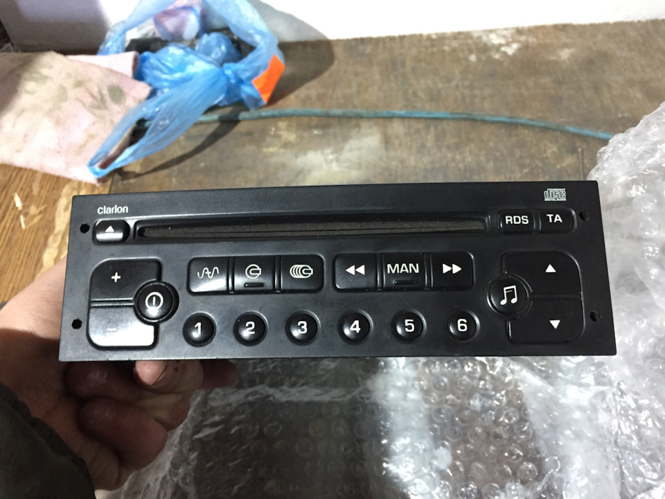 Установка штатної магнітоли Clarion RD3-01 PU-2471A(E) 4