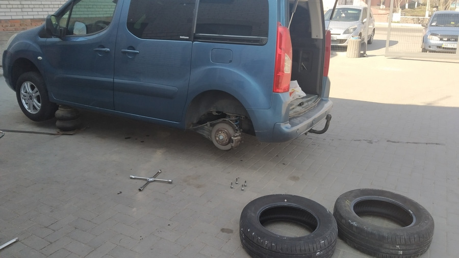 А ти вже перевзув авто до літа? 1