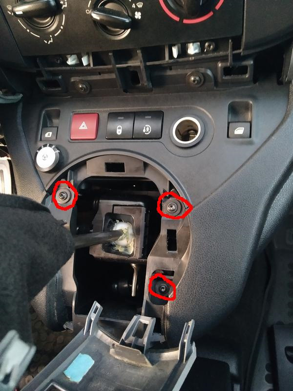 USB зарядка в бардачок 2