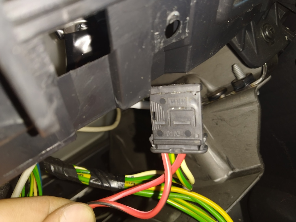 USB зарядка в бардачок 5