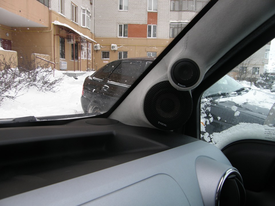 фото процесу встановлення автозвуку 5 та остання 4