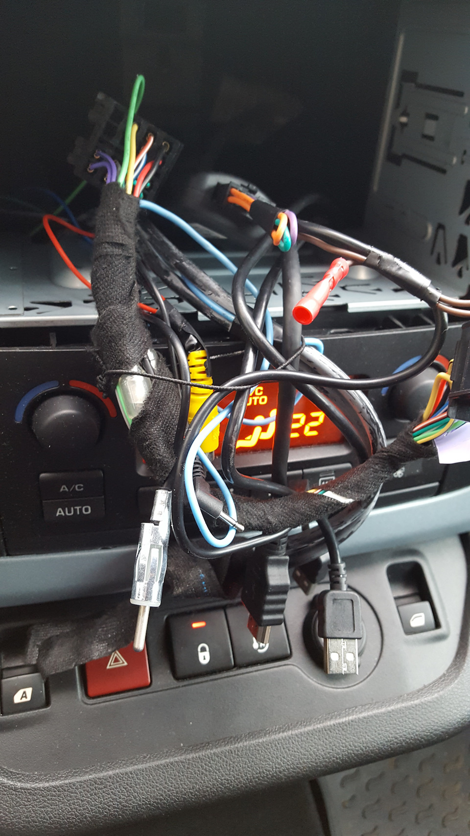 ремонт ГУ Pioneer AVH-X8600BT 4