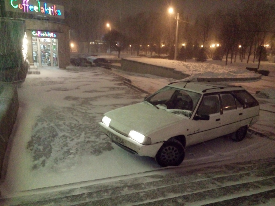 Хтось, скажіть вже зимі, що час ... 2