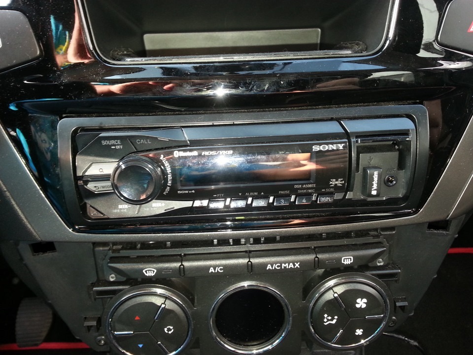 Встановлення автомагнітоли з функцією Гучний зв'язок через Bluetooth 4