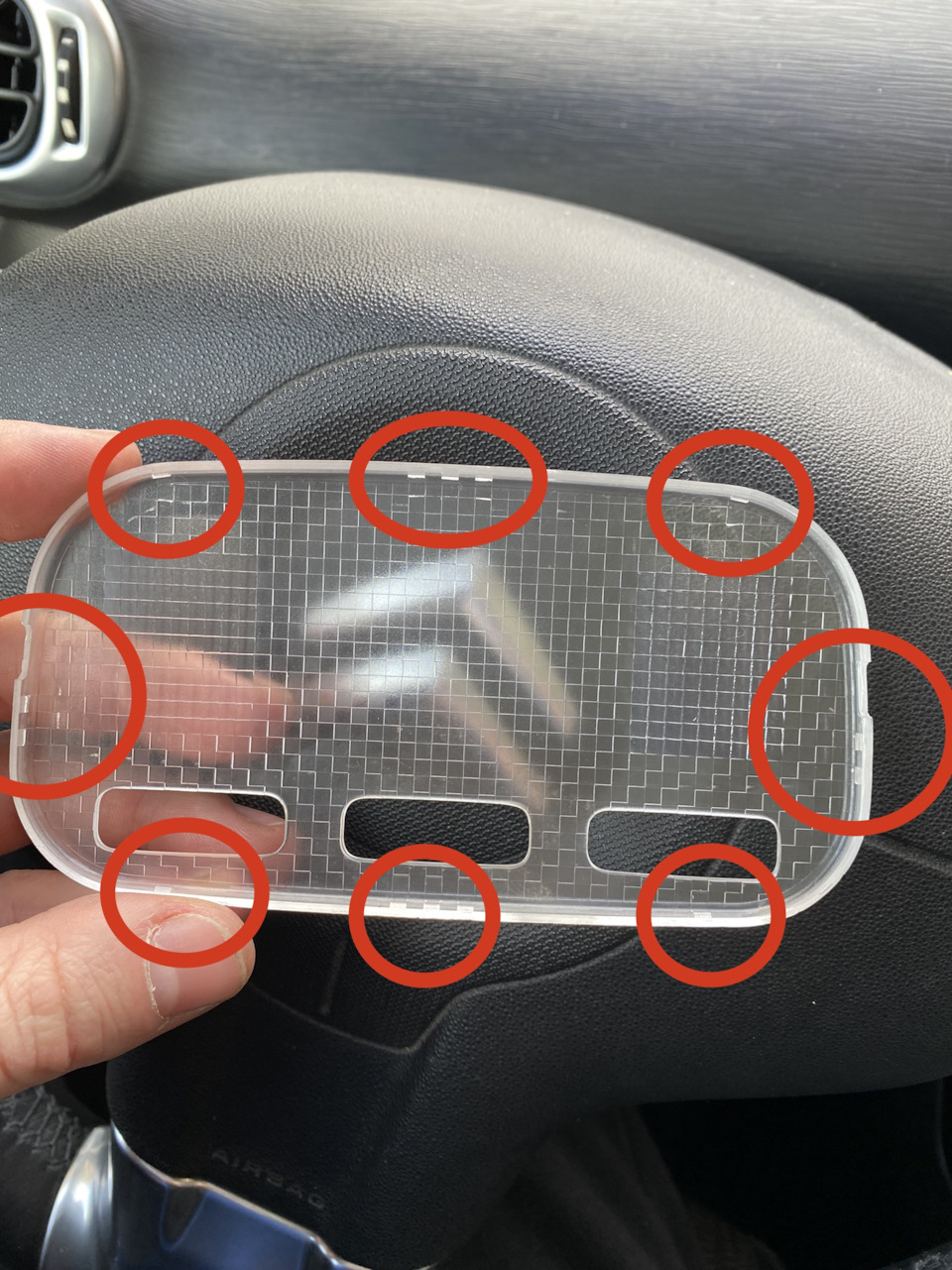 Citroen C3 Picasso заміна лампочок у салоні автомобіля 3