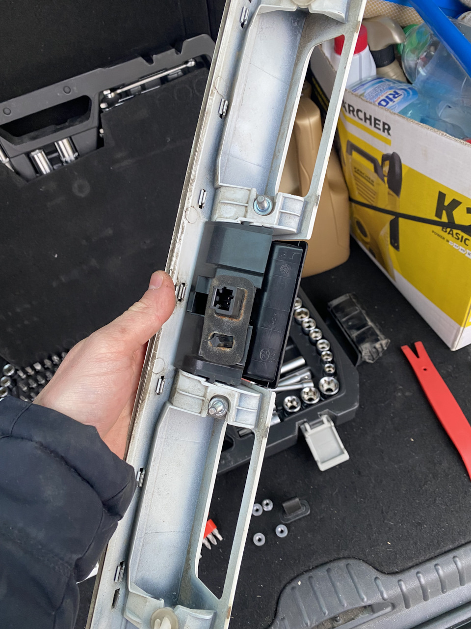 Заміна ручки багажника Citroen C3 Picasso 5